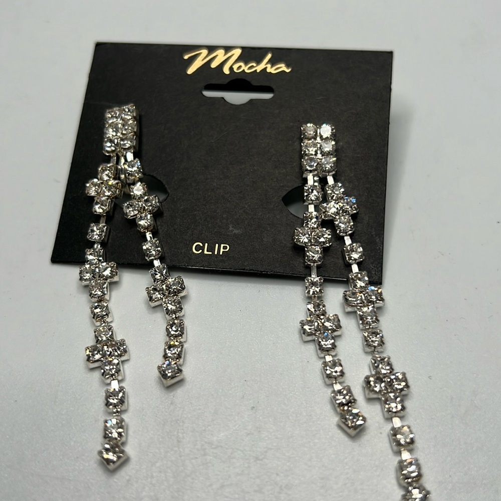 NWT Mocha silver tone rhinestone drop clip earrings 🎄🎁